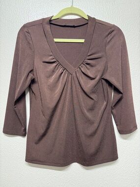 Women's V-Neck Gathered Front 3/4 Sleeve Top - Brown